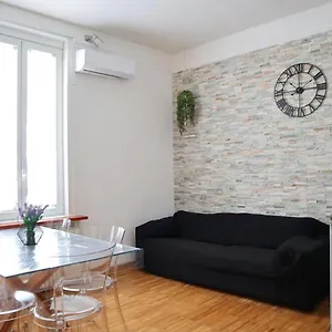 https://cenisio-relax-house.it-lombardy.com